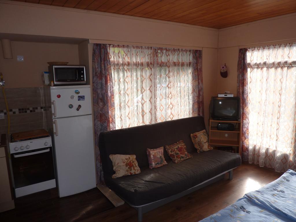 Vadasztanya Apartmanhazak Siófok Rum bild