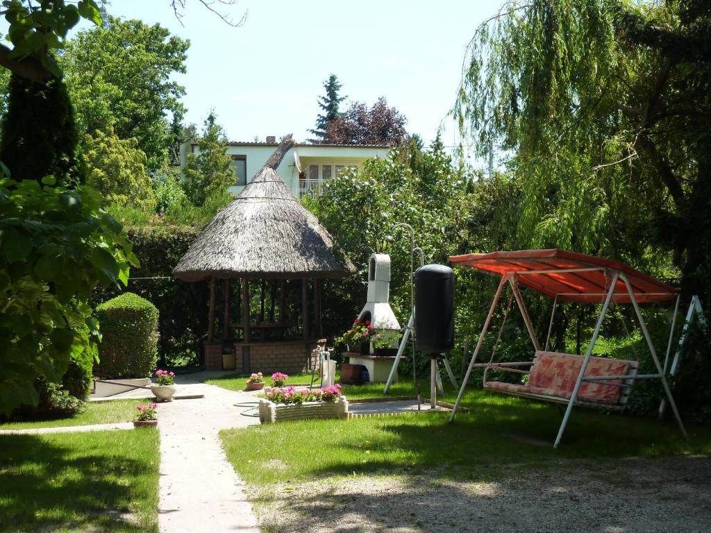 Vadasztanya Apartmanhazak Siófok Rum bild